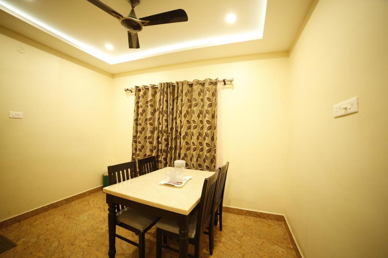 Hotel Ragavendra 3*